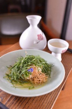 Sebzeli erişte, Asya usulü yemek.