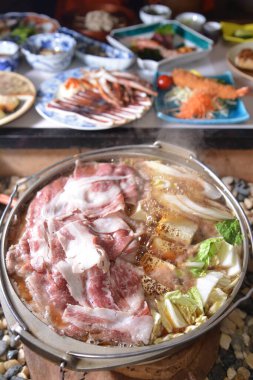 Tencerenin yüksek açılı görüntüsü.