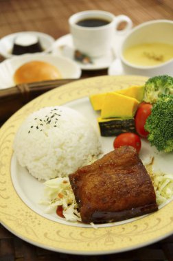 Tavuk setinin yemek portresi