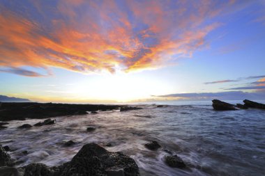 Shiauyeliou 'nun alacakaranlık manzarası, Taitung Şehri, Tayvan.