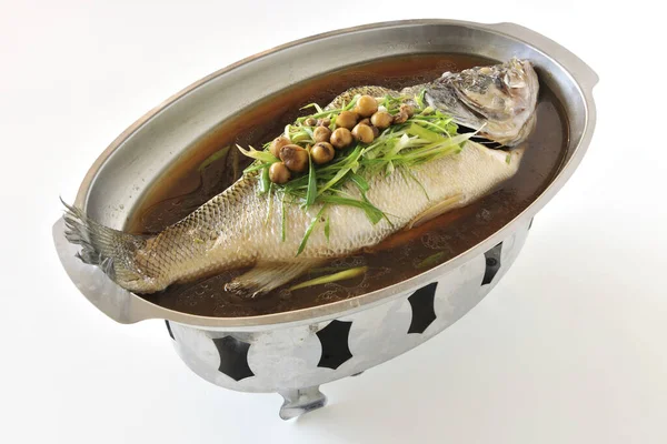 Retrato de comida de peixe cozido no vapor — Fotografia de Stock