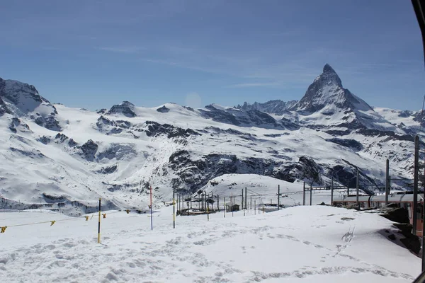 Pan skott av snö berget i Gornergrat Valais — Stockfoto