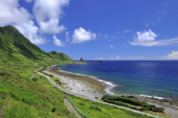 Foto lateral da costa na ilha de Lanyu — Fotografia de Stock