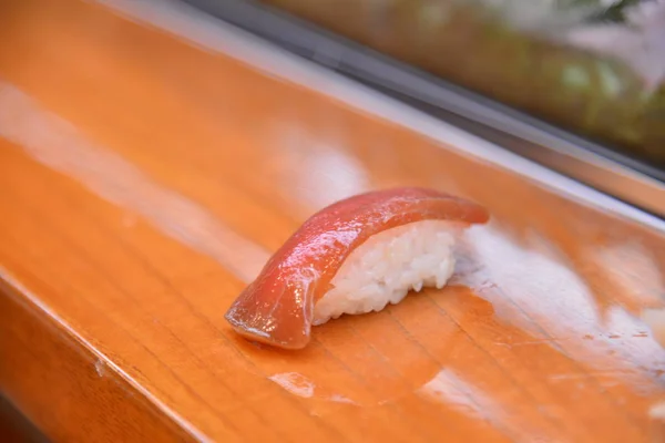 Vysoký úhel záběr japonské tradiční foodsashimi — Stock fotografie