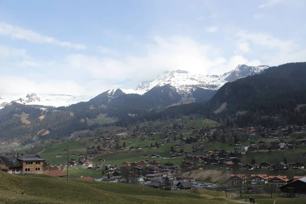 Wysoki kąt ujęcia spokojnego miasta w Jungfrau — Zdjęcie stockowe