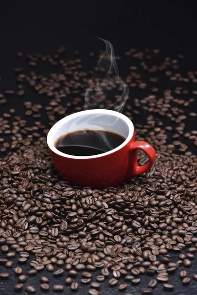 Kaffebønner og kaffe – stockfoto