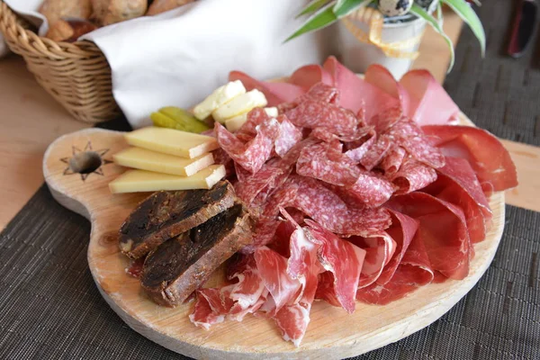 High angle shot of the sliced meat St Moritz — Stock Photo, Image