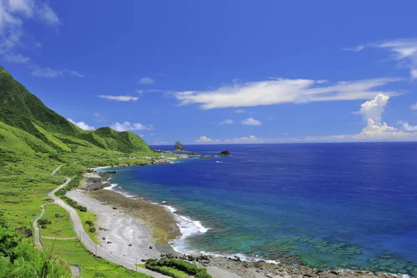 Tiro lateral de la costa en la isla de Lanyu — Foto de Stock