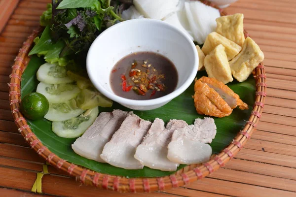 Nourriture Traditionnelle Vietnamienne Viande Légumes Avec Sauce — Photo