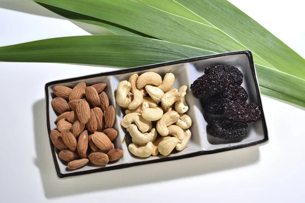 jujube cashews and almond on the plate