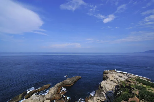 Vista panorámica de la costa en la ciudad del distrito de Ruifang — Foto de Stock