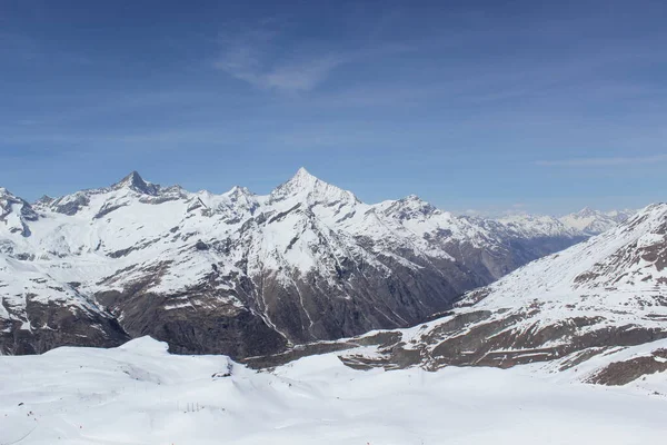 Plan grand angle de la montagne de neige Gornergrat Valais — Photo