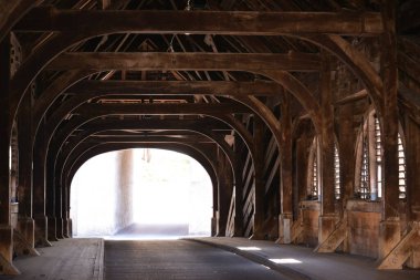 under the Gedeckte Holzbrucke