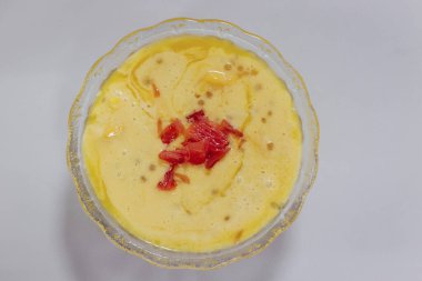 Yumurta kapaklı tatlı.