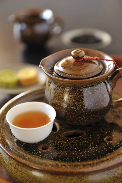 Still life teapot set of Taiwan High mountain tea — Stock Photo, Image