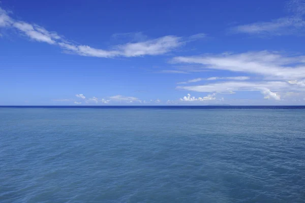 Azul Océano Cielo Con Nubes Blancas Océano Pacífico Taitung County —  Fotos de Stock