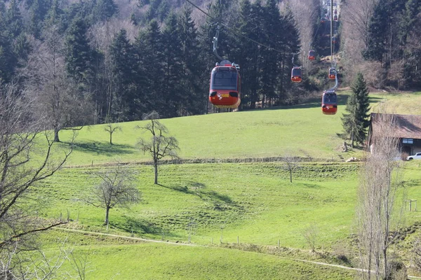 Low angle shot of the gondola in Luzern — Stockfoto