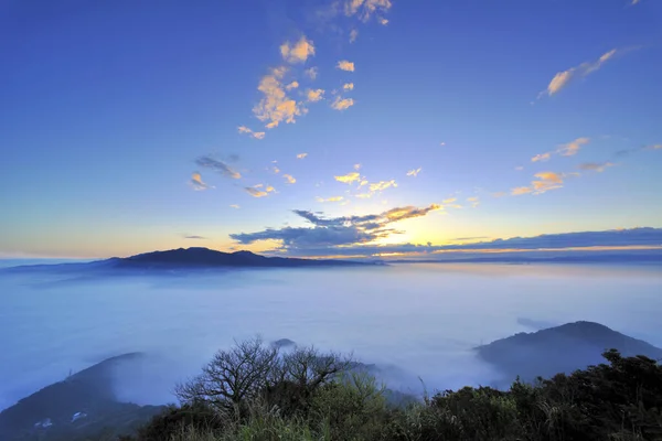 Vue panoramique de la brume sur l'océan à Taiwan — Photo