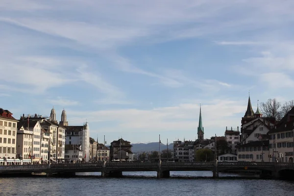 Aussichtsreiche Aussicht auf die Stadt Zürich — Stockfoto