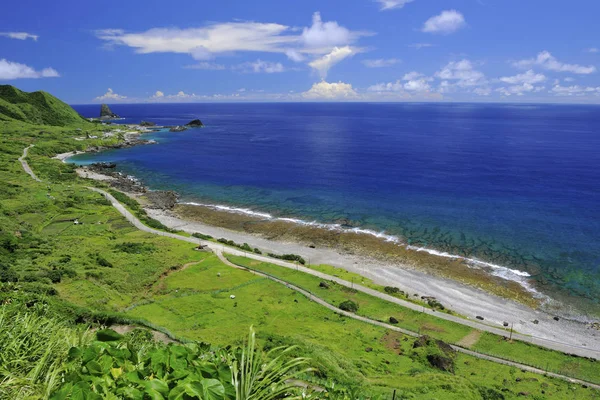Tiro lateral de la costa en la isla de Lanyu — Foto de Stock