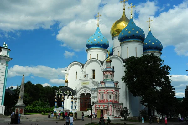 Outside looking of The Holy Trinity St Sergius Lavra — 图库照片