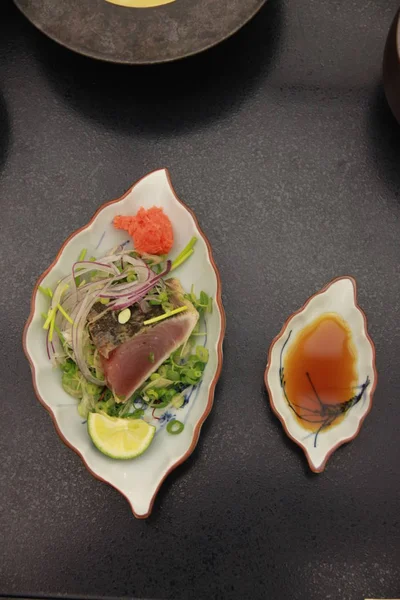 Lovitură unghiulară a setului alimentar tradițional japonez — Fotografie, imagine de stoc