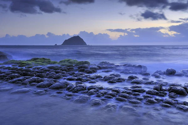 La roca de tofu con atmósfera mágica en la isla Hoping Keelung — Foto de Stock