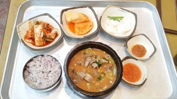 Рисовий суп і гарнір — стокове фото