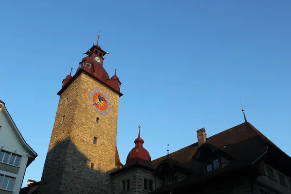 Nízký andělský pohled na věž — Stock fotografie