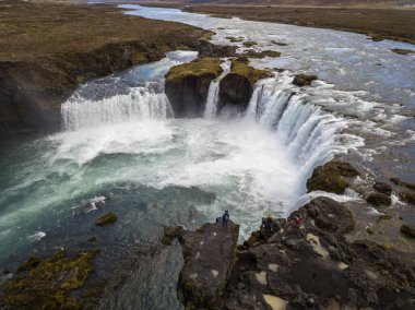 Godafoss şelalesinin manzarası, İzlanda 