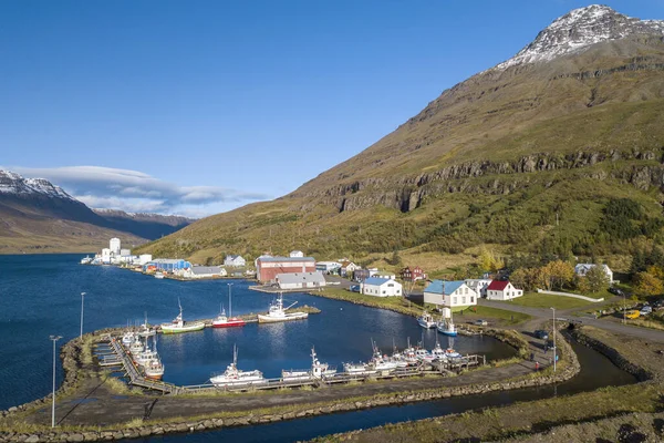 Skønheden Seydisfjordur Island - Stock-foto
