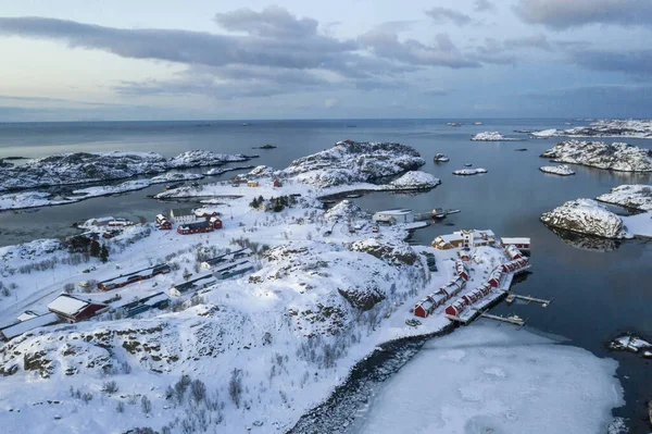 Маленькие Домики Берегу Моря Лоффене Норвегия — стоковое фото