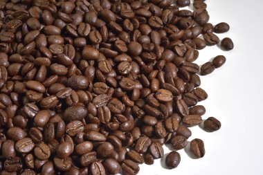 Kızarmış kahve çekirdekleri.