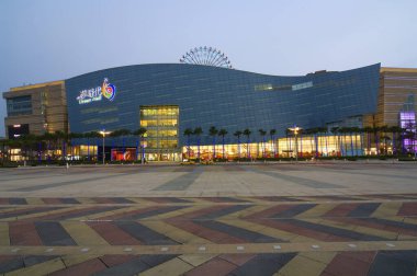 Kaohsiung Tayvan 'da gökyüzüne karşı Dream Mall