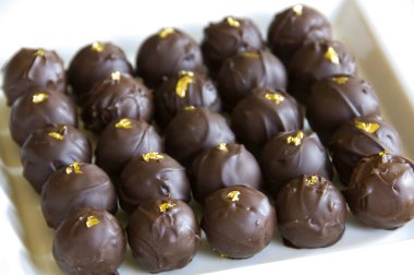 Yüksek açılı çikolatalı tuğla.