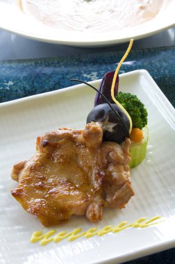 Tavuk kafesinin portresi.