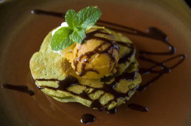 Kaiseki yemeğinin portresi bir çeşit geleneksel Japon mutfağıdır.