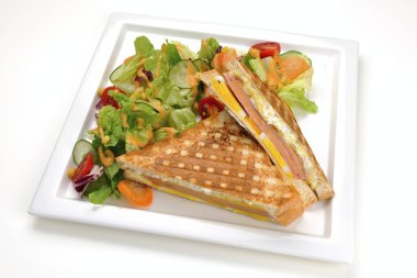 Panini ve salata.