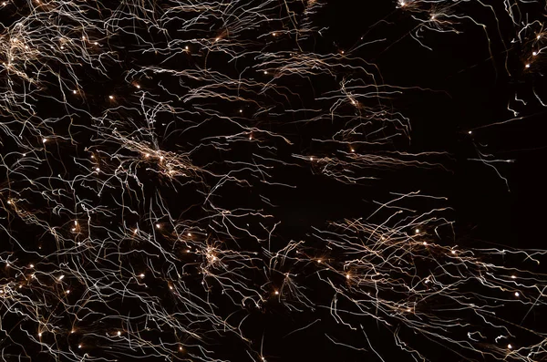 Fondo línea abstracta de luz de fuegos artificiales en el cielo — Foto de Stock