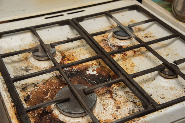Gas cooker plates stained during cooking