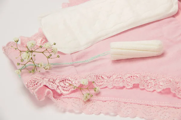 Hygienic tampon and sanitary napkin for every day with panties w — Stock Photo, Image