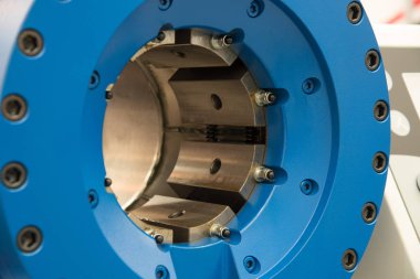 Bazı bölümleri nakliye cevheri için büyük bir arabadan Bel adı verilen