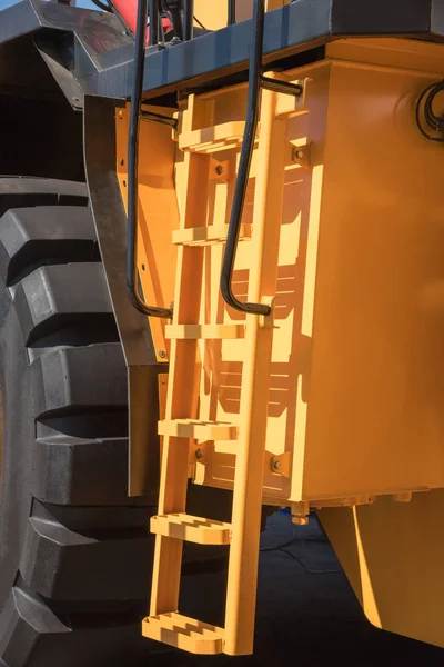 Algunas partes de un coche grande para el transporte de mineral llamado Bel — Foto de Stock
