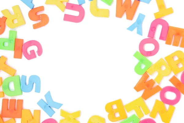 Farbige Plastikbuchstaben Des Englischen Alphabets Auf Weißem Hintergrund Bildung Für — Stockfoto