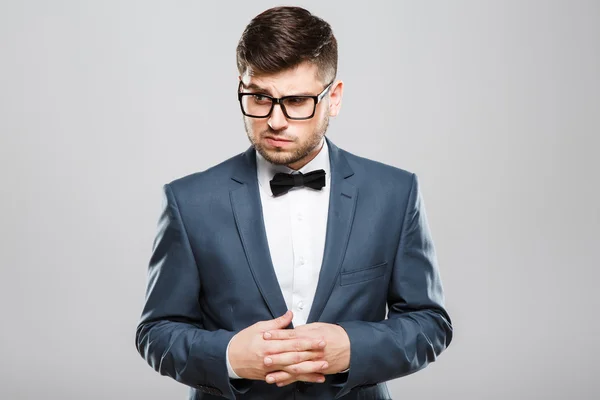 Young man looking with contempt — Φωτογραφία Αρχείου