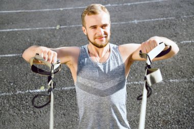 Uygun erkek spor giyim