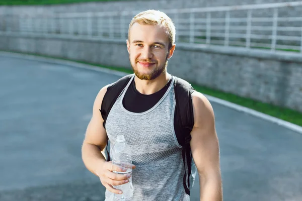 çekici uygun adam poz