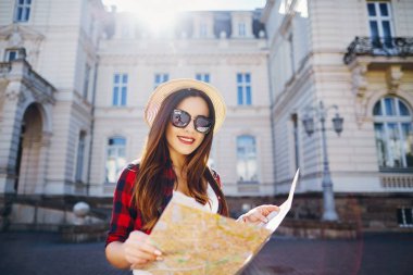 turist holding Haritası