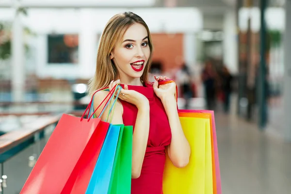 Girl with  shopping bags — Stock Photo, Image