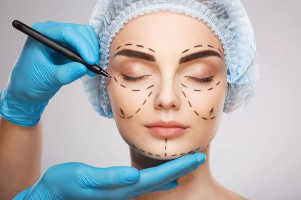 Hastanın yüz delikli çizgiler